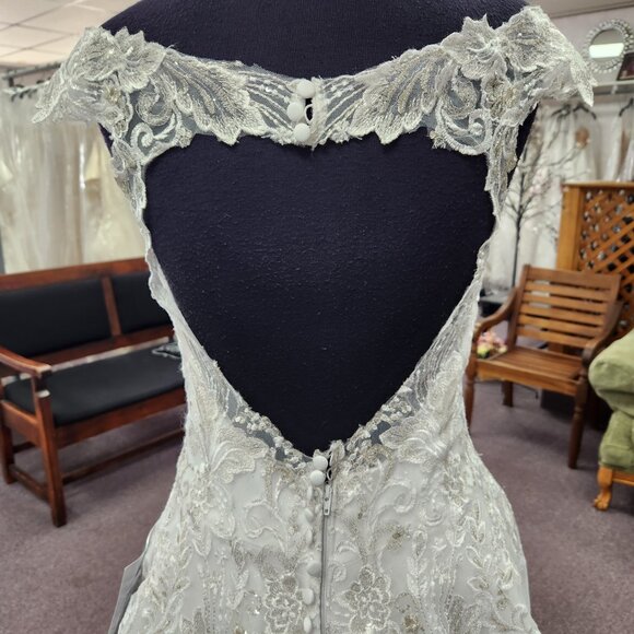 Regina Bianca RB1512 Size 8 White Lace/Tulle Ballgown Bridal/Wedding Dress - Picture 7 of 10